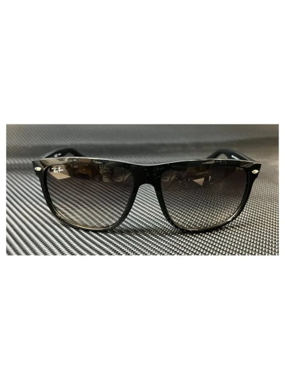 New Ray-Ban Men  Sunglasses --145. BRIDGE: 15.\
